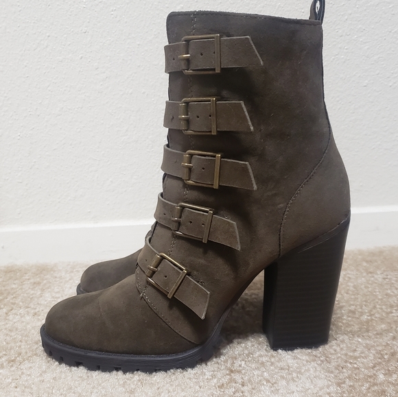 NWT Shoe Dazzle olive green casey boots - Picture 1 of 10